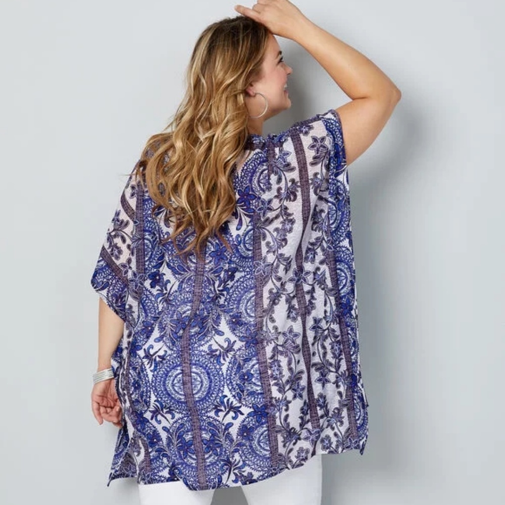 Avenue || Plus 18 20 Paisley Mesh Tunic with Cami - Picture 2 of 3